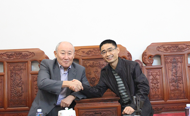 吉爾吉斯坦商務部長Toychubekov參觀栢業